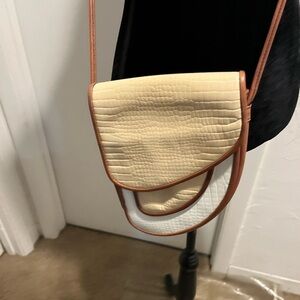 Vintage Leather Saddle Crossbody bag- unbranded